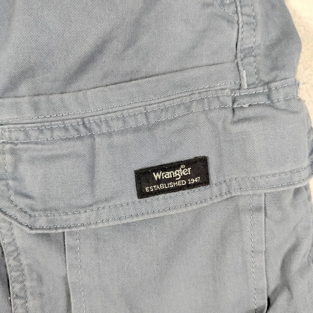 Wrangler Cargo Shorts Mens 33 Blue Relaxed Fit Stretch Hiking Utility Pockets